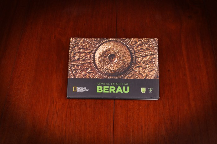 kemilau emas hijau berau