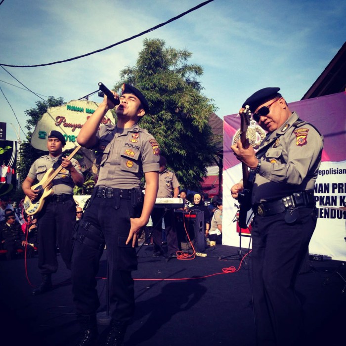 don't stand so close to me