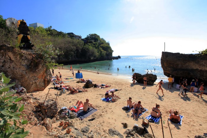 Pantai Padang Padang Bali