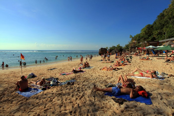 Pantai Padang Padang Bali