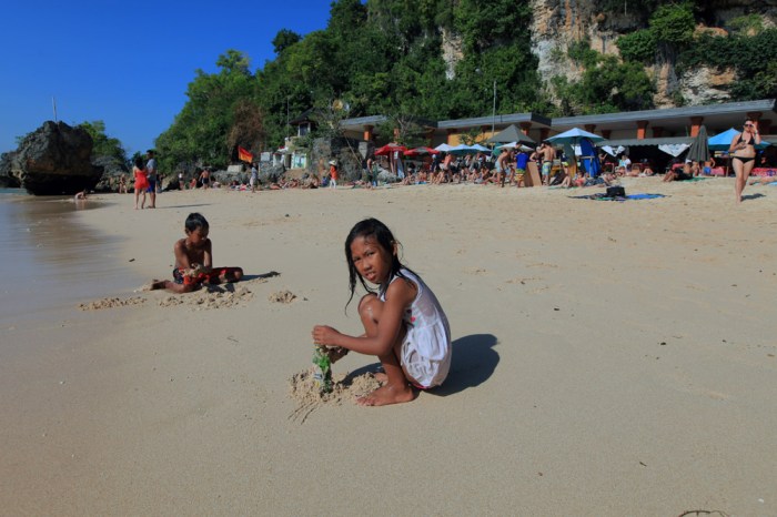 Pantai Padang Padang Bali