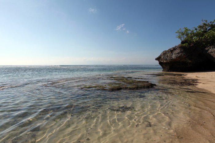 Pantai Padang Padang Bali