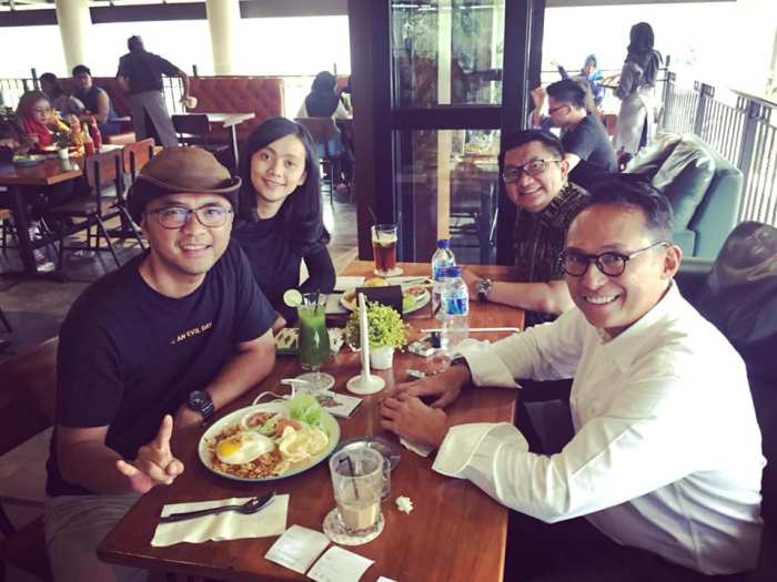 43879284_10156782288709727_2346906555875590144_n